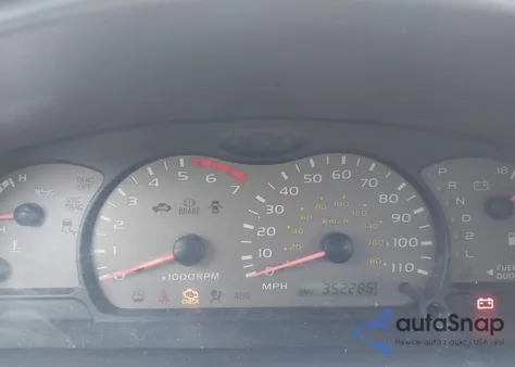 2004 Toyota Sequoia Sr5 V8 z USA, uszkodzony, nr VIN 5TDZT34A94S215639